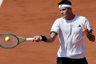 Roland Garros | Menšíka čeká drsná bitva, Macháč jde ve šlágru French Open na nasazenou dvojku - Sport.cz